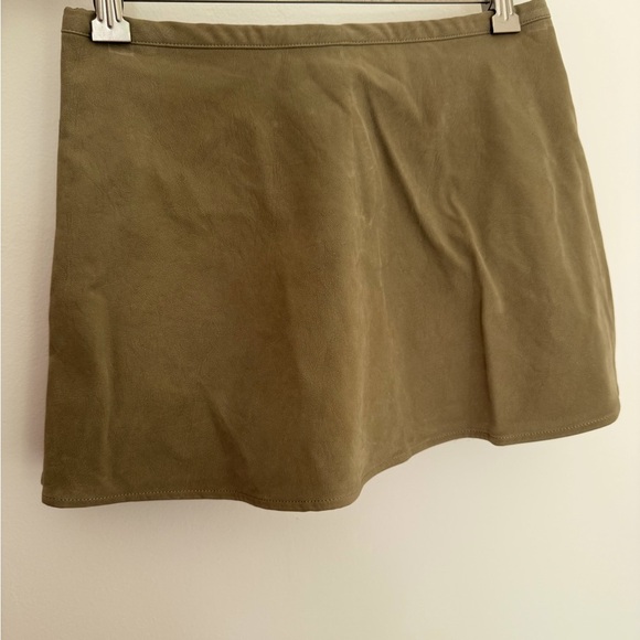 Paradise Found Suede Skort NWOT coriander - Picture 6 of 6